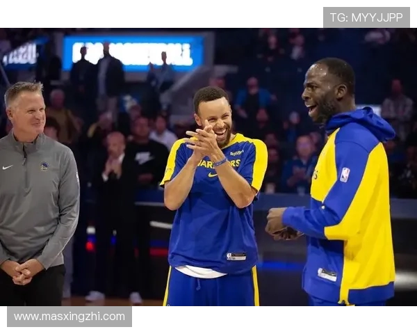 库里与波杰姆斯基 WNBA 赛场温情互动：师徒对话点燃跨界篮球热情